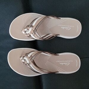 Clarks Womens Cloudsteppers Breeze Coral Flip-Flops